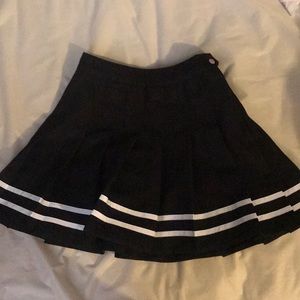 H&M Black Pleated Skirt